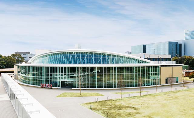 神田外語大学さま