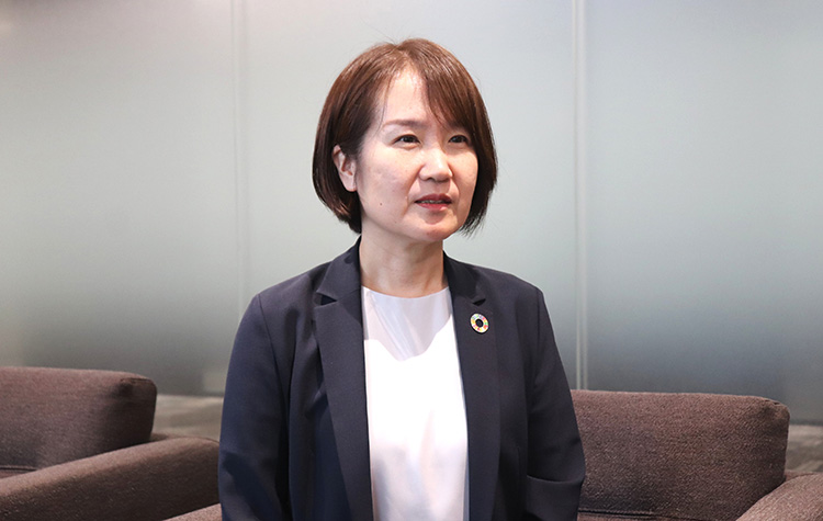 澤野友嚇子 部長