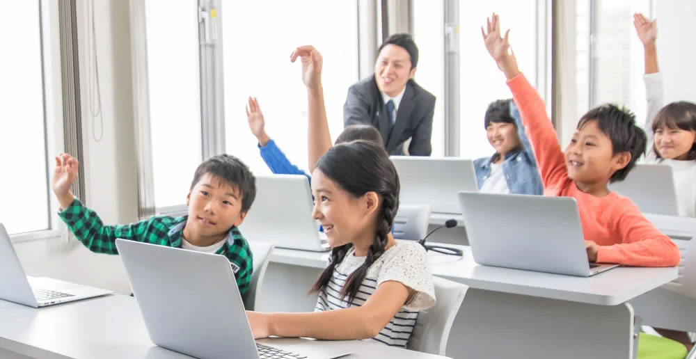 トラブルの解決からICT活用のアドバイスまで、授業に専念できる環境を「ICTの専門家」としてサポート