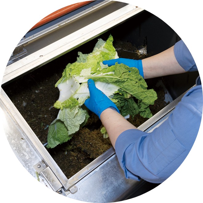 Only need to put food waste into the machine. Simple and Easy User Operation